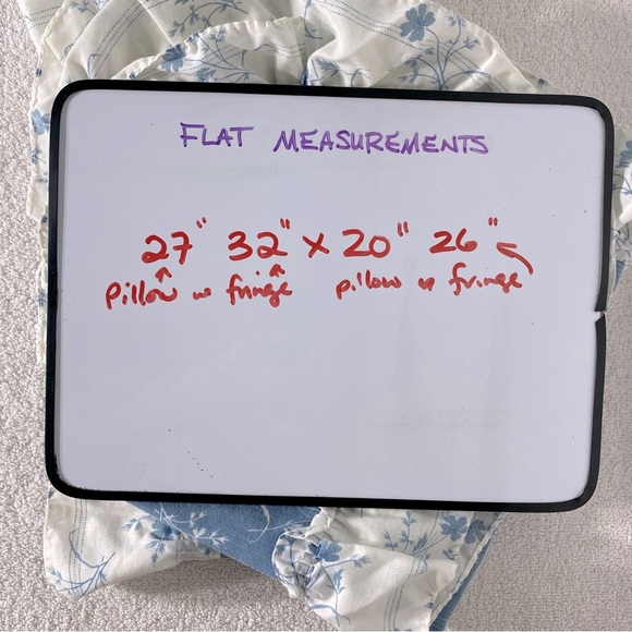 Vintage Blue White Floral Pillowcases With Ruffle Thrim x2 - Picture 2 of 13